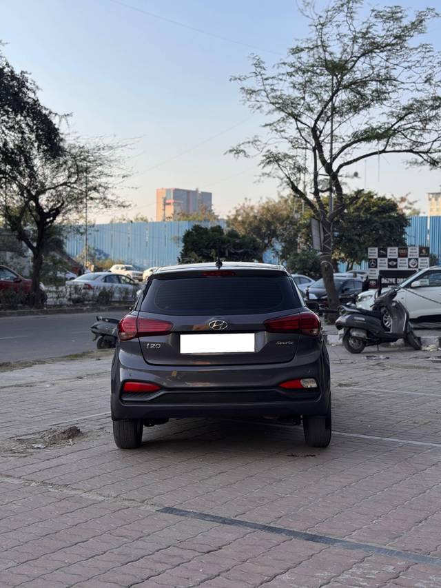 https://images10.gaadi.com/usedcar_image/4328771/original/processed_de5b69e7837d3f0c07a5fd63da7e03ef.jpeg?imwidth=6401