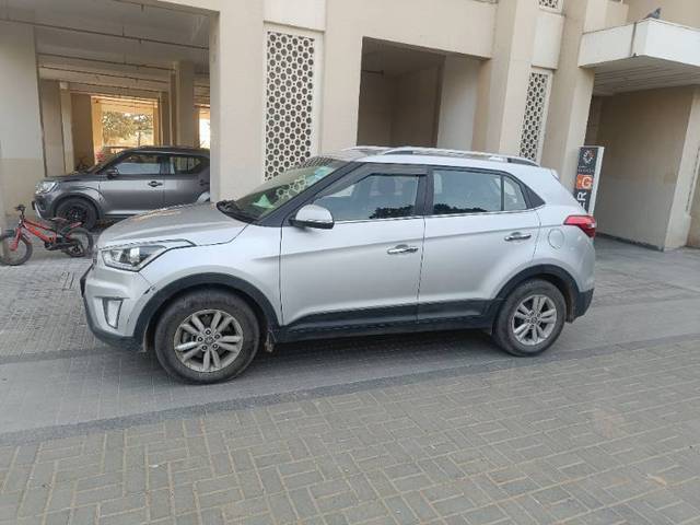 https://images10.gaadi.com/usedcar_image/4328778/original/854ce46fadbcf34e75ce71f868f5a594.jpg?imwidth=6402