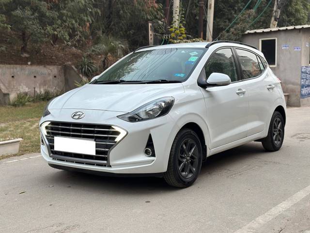 https://images10.gaadi.com/usedcar_image/4328872/original/processed_6e2cf9aa42fd9e8d5fa71533839dc550.jpg?imwidth=6402