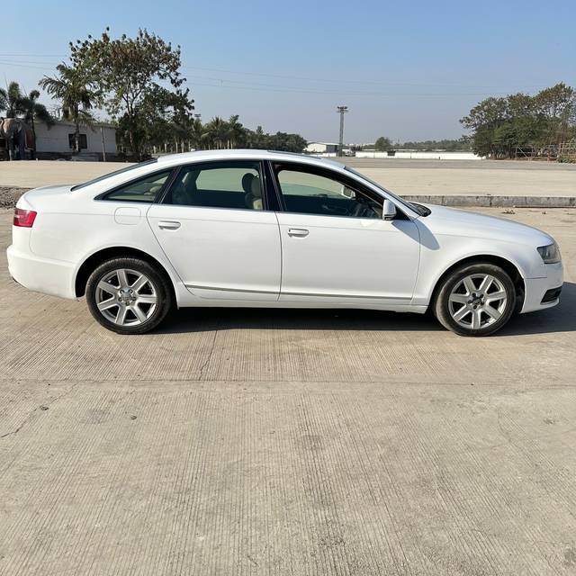 https://images10.gaadi.com/usedcar_image/4328896/original/e3c4bf74298f9ee2fe762cd44724dc68.jpg?imwidth=6401