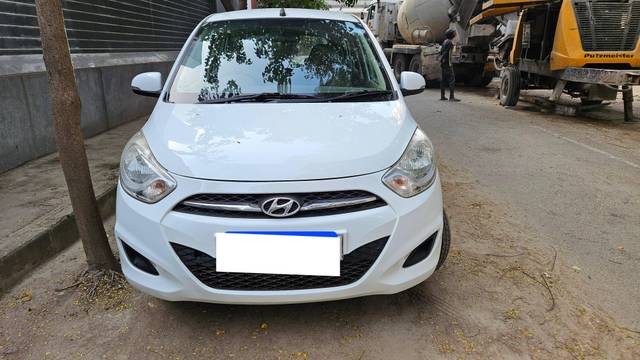 https://images10.gaadi.com/usedcar_image/4328938/original/processed_268a40da10e2348f672f3088d0c414fa.jpg?imwidth=6400