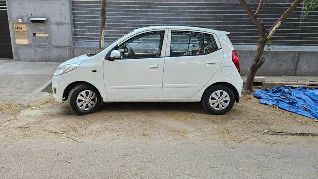 https://images10.gaadi.com/usedcar_image/4328938/original/processed_71ba27c88fb4bb76559e0b9e373bcc82.jpg?imwidth=6402