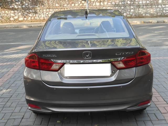 https://images10.gaadi.com/usedcar_image/4328981/original/processed_2e7ac5131ca4dcad332135a1e3686081.jpg?imwidth=6402