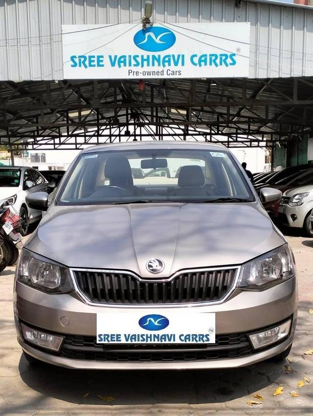 https://images10.gaadi.com/usedcar_image/4329070/original/processed_a0fa70581bddf9bd939bb56c14a18de6.jpg?imwidth=6400