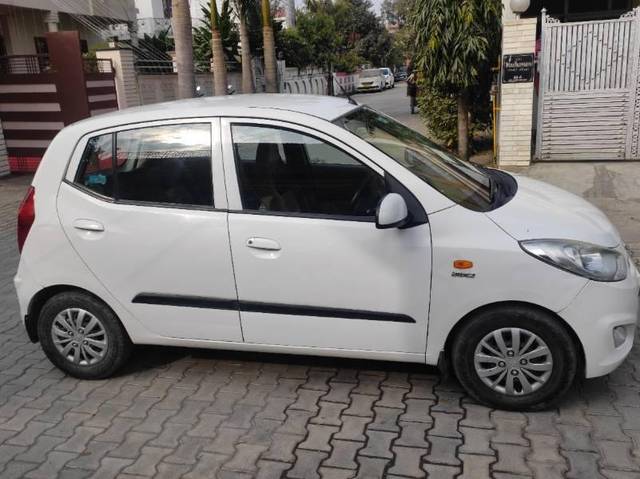 https://images10.gaadi.com/usedcar_image/4329074/original/processed_310c030e-2fa1-459d-905f-8dfcf1e708ec.jpg?imwidth=6401