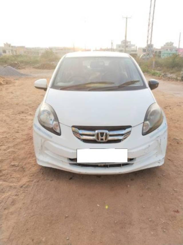 https://images10.gaadi.com/usedcar_image/4329176/original/processed_f0a351e7-a857-4e73-9212-0e16b996d301.jpg?imwidth=6400