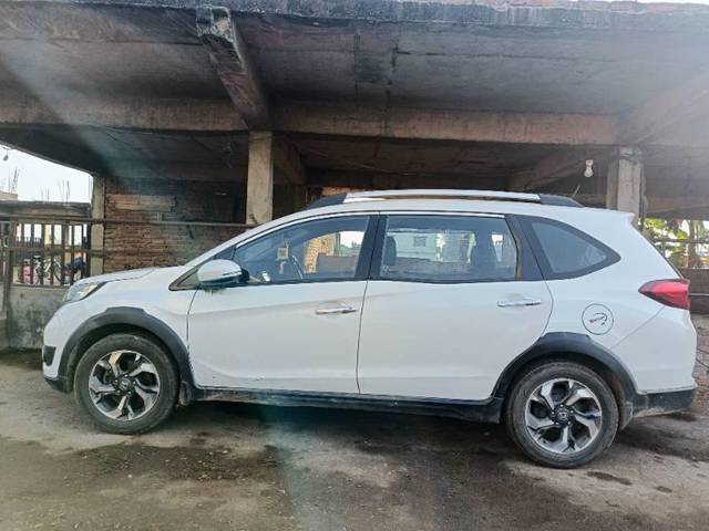 https://images10.gaadi.com/usedcar_image/4329273/original/processed_5de099ee-7cd8-4bed-a8c0-aeb93dca023f.jpg?imwidth=6402