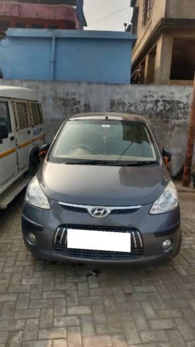 https://images10.gaadi.com/usedcar_image/4329346/original/processed_6ff6be75-e01a-4af8-9016-6e4208d7017c.jpg?imwidth=6400