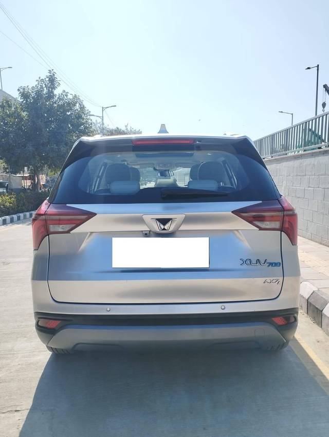 https://images10.gaadi.com/usedcar_image/4329503/original/processed_3a74cf18a362c4059d8434a4543ce153.jpg?imwidth=6402