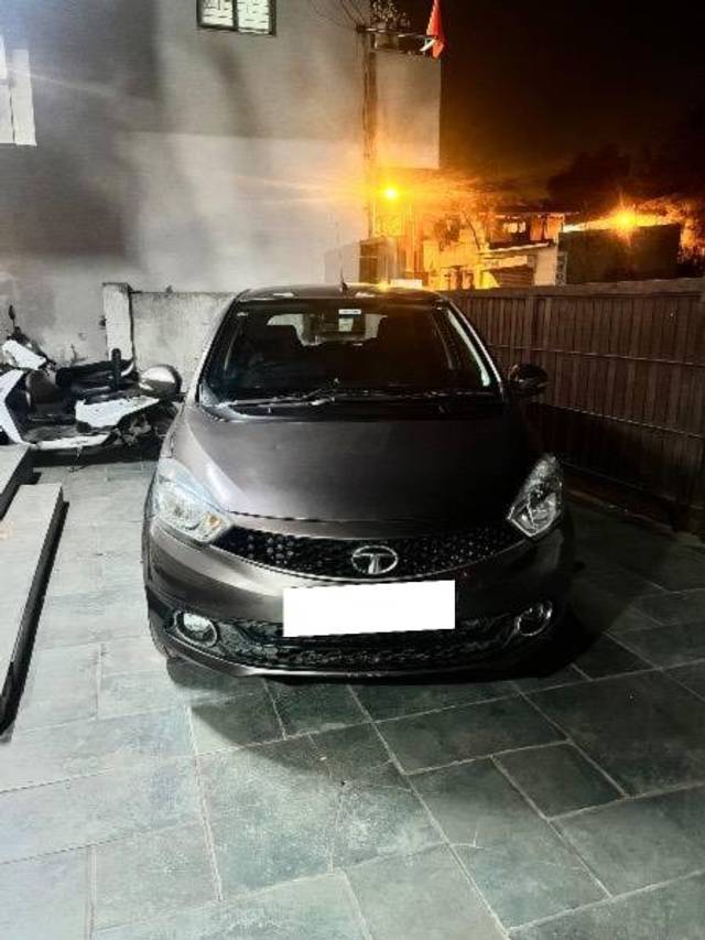 https://images10.gaadi.com/usedcar_image/4329534/original/processed_c22d61c9-14c4-4892-8922-df448284a140.jpeg?imwidth=6400