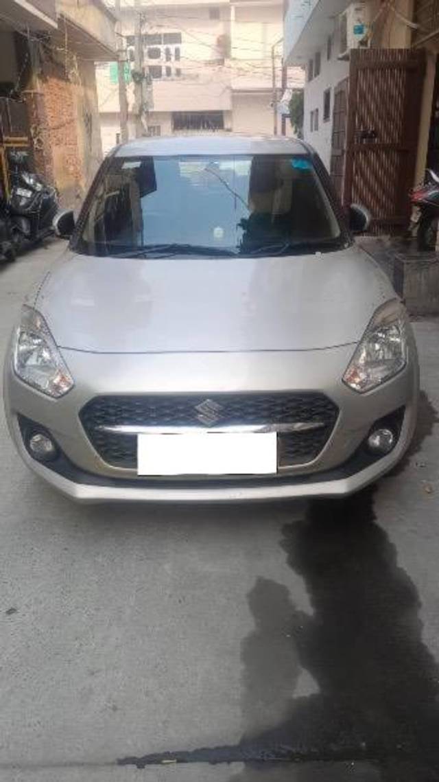 https://images10.gaadi.com/usedcar_image/4329627/original/processed_58ab9a03-6464-4360-9aa6-79a2c30dc433.jpg?imwidth=6402