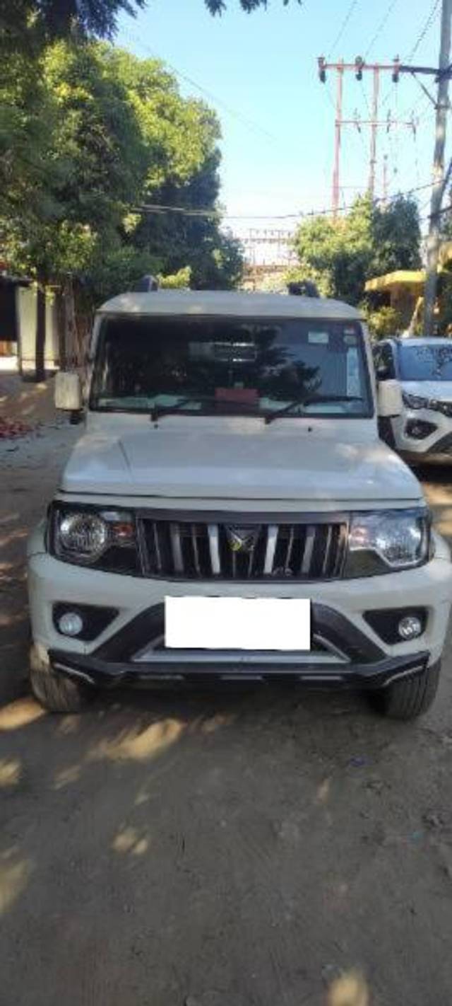 https://images10.gaadi.com/usedcar_image/4329670/original/processed_ab48f974-d0d9-4383-a667-94de7a61b54b.jpg?imwidth=6400