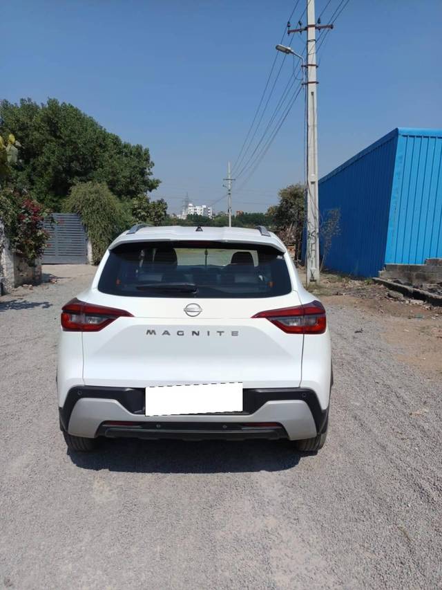 https://images10.gaadi.com/usedcar_image/4329684/original/processed_c686b40c34838e0b7187af3d6b2da36c.jpg?imwidth=6402