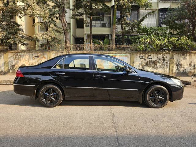 https://images10.gaadi.com/usedcar_image/4329746/original/bb867bd753ced06c65eaa7ca1c434de6.jpg?imwidth=6401