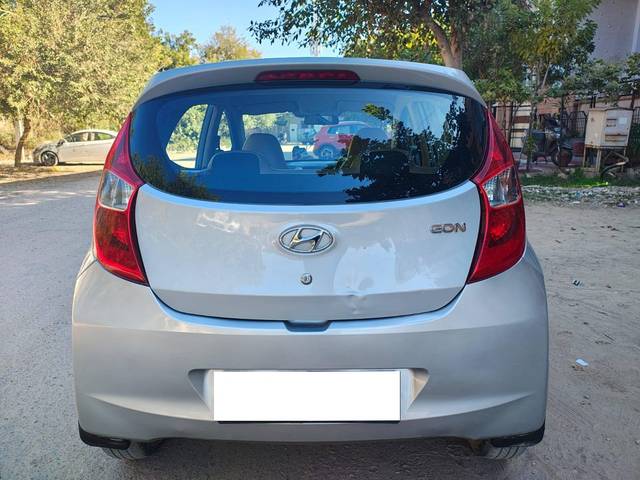 https://images10.gaadi.com/usedcar_image/4329765/original/processed_e0a4599b9ad86a27da03b94734d28e8e.jpg?imwidth=6401