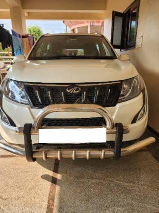 Mahindra XUV500 Mahindra XUV500 R W10 FWD