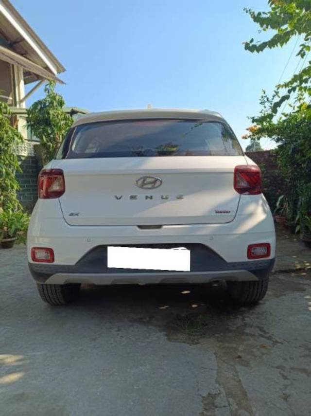 https://images10.gaadi.com/usedcar_image/4329828/original/processed_0a41a268-c766-4c1f-a051-e5c74fc0ddd7.jpg?imwidth=6401