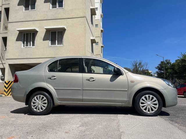 https://images10.gaadi.com/usedcar_image/4329885/original/b9b6aceeac8e0d829e86409b22261119.jpeg?imwidth=6401