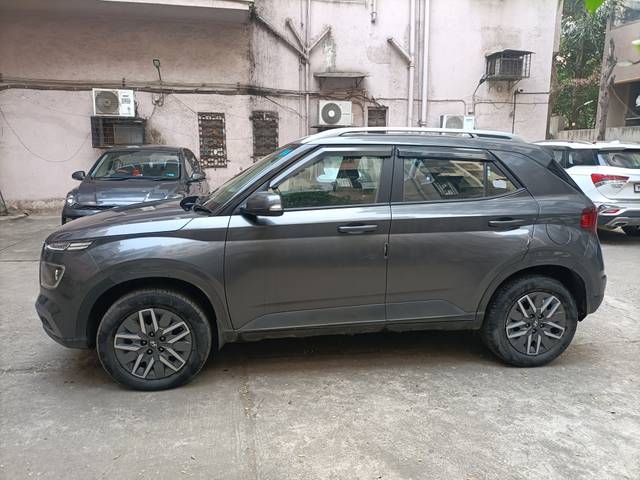 https://images10.gaadi.com/usedcar_image/4329922/original/04b1e3391d8dbc62df7d011f75771092.jpg?imwidth=6402