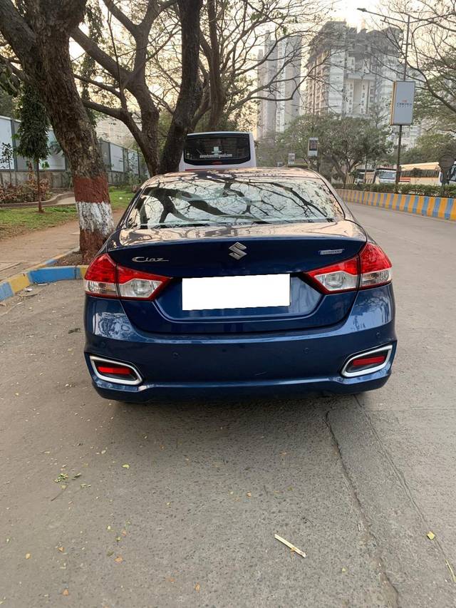 https://images10.gaadi.com/usedcar_image/4329961/original/processed_7f2e7ba9442ad2a1678d3dc27ef7ef14.jpg?imwidth=6402