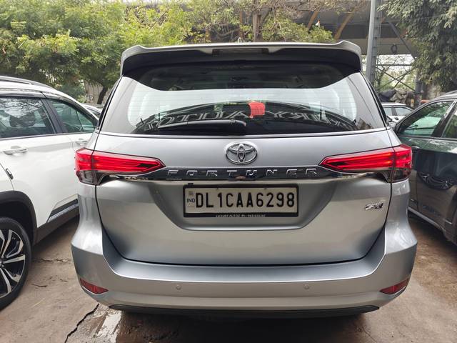 https://images10.gaadi.com/usedcar_image/4329964/original/processed_b310007b5b8576f68b2ac2361fa60278.jpg?imwidth=6401