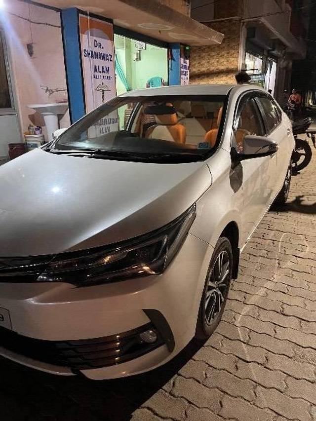 https://images10.gaadi.com/usedcar_image/4329999/original/processed_45f9600a-e12d-4cc2-9f2f-43d3406807fc.jpeg?imwidth=6402