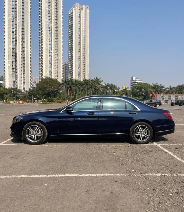 https://images10.gaadi.com/usedcar_image/4330051/original/fb06ec37db9f172a362a7fda82fb7d63.jpg?imwidth=6401