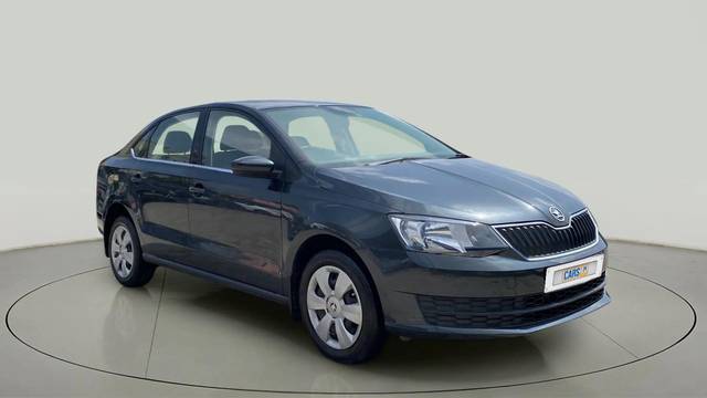 https://images10.gaadi.com/usedcar_image/4330093/original/8d813bad20f82e3180155a933fdd9c95.jpg?imwidth=6400