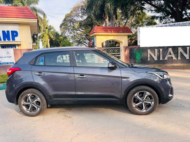 https://images10.gaadi.com/usedcar_image/4330098/original/processed_815457e7cfe5a5544756e8178dcc7b10.jpg?imwidth=6401