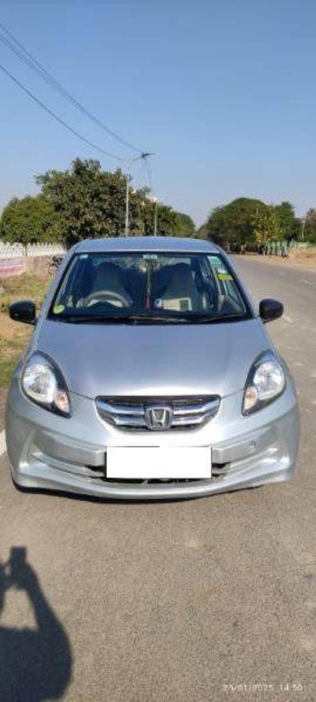 https://images10.gaadi.com/usedcar_image/4330124/original/14992764d5eb3079c07d212982167435.jpg?imwidth=6400