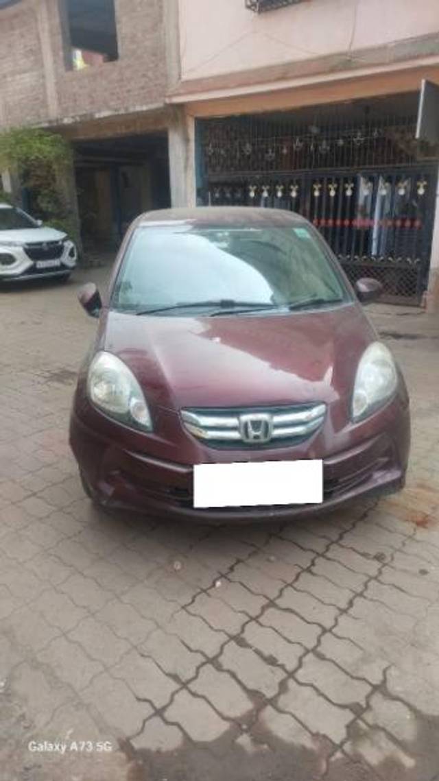 https://images10.gaadi.com/usedcar_image/4330151/original/processed_4238fbc7-cf47-446d-af0c-8b58fa07914b.jpg?imwidth=6402