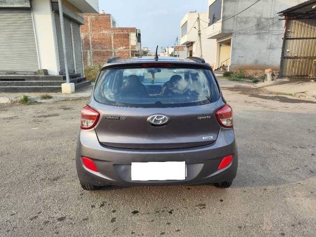 https://images10.gaadi.com/usedcar_image/4330308/original/processed_8d827bb2-aca5-4a52-afe8-75f928c3cf32.jpg?imwidth=6401