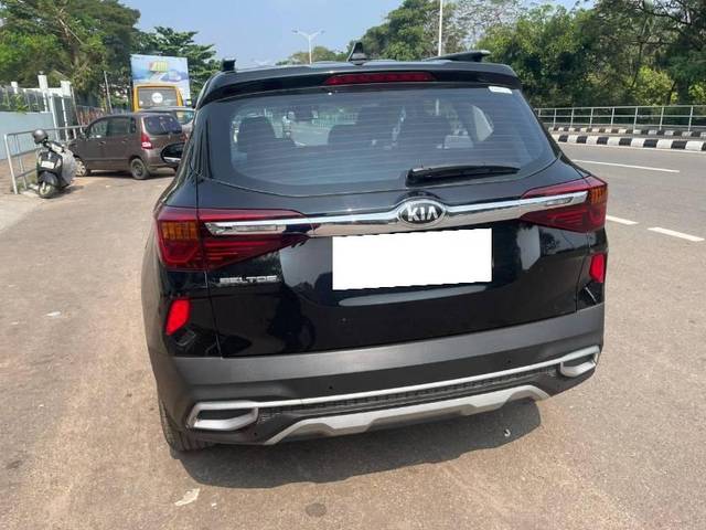 https://images10.gaadi.com/usedcar_image/4330340/original/processed_dc7256eb-0393-452a-be01-3835949824f1.jpg?imwidth=6400