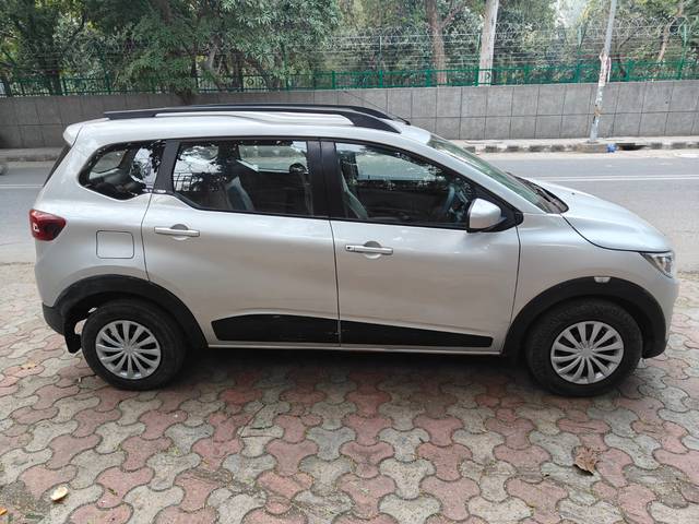 https://images10.gaadi.com/usedcar_image/4330377/original/888003ab7a87e32203c84bb90022515b.jpg?imwidth=6401