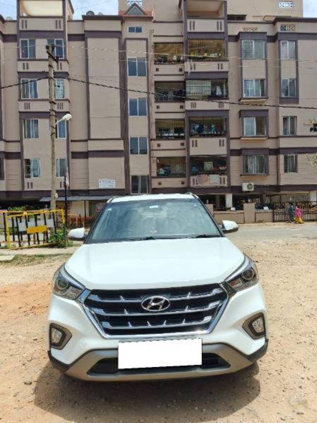 https://images10.gaadi.com/usedcar_image/4330456/original/2f460e19fa7b1118fe34a6e454e6af08.jpg?imwidth=6400