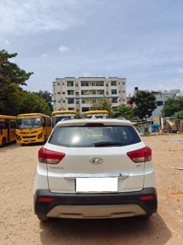 https://images10.gaadi.com/usedcar_image/4330456/original/f8fe7e42eae94faa344062590c21b183.jpg?imwidth=6401