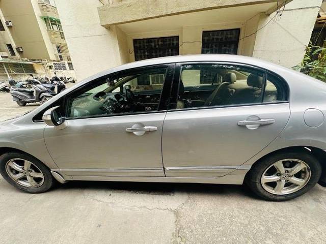 https://images10.gaadi.com/usedcar_image/4330461/original/d4003af6597f949456a24c2222286153.jpeg?imwidth=6402