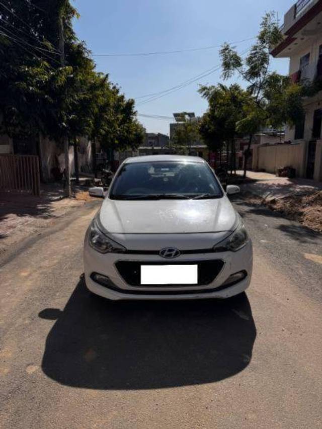 https://images10.gaadi.com/usedcar_image/4330463/original/aaa6e94c48bf499382ff48ef152f4fb0.jpg?imwidth=6400