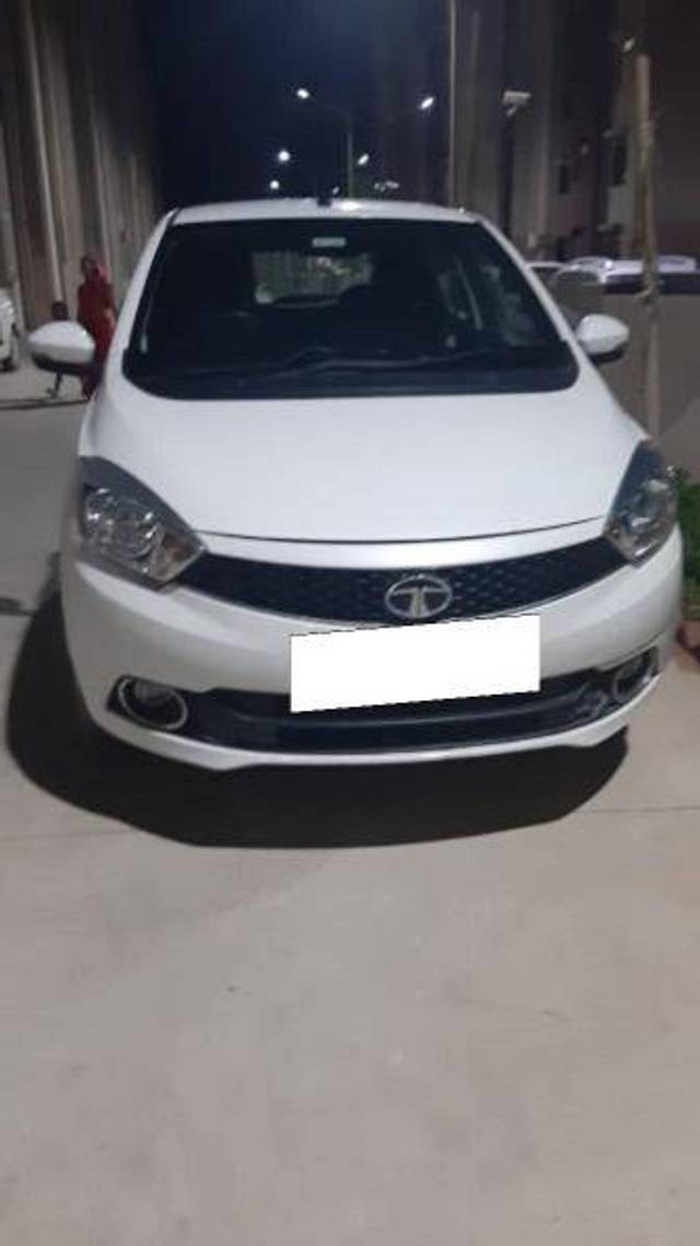 https://images10.gaadi.com/usedcar_image/4330464/original/098bb8d1ffd61332b794015ba856aa6d.jpeg?imwidth=6400