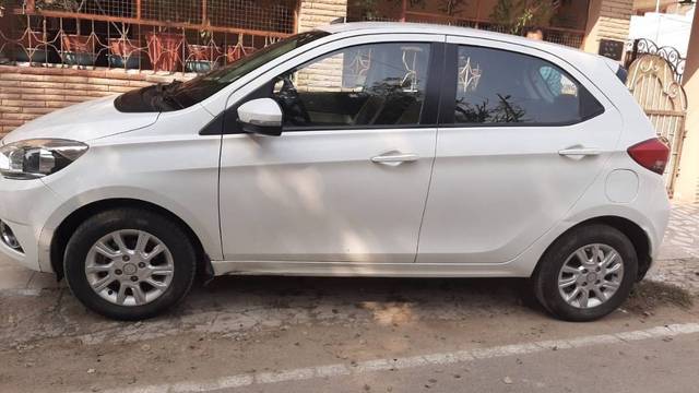 https://images10.gaadi.com/usedcar_image/4330464/original/2344158ce1111c4503aadff9fb5f2172.jpeg?imwidth=6402