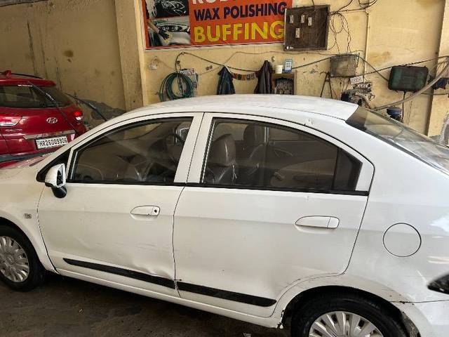 https://images10.gaadi.com/usedcar_image/4330473/original/98092ff9ecd776d6c3c8e36dbd56d657.jpeg?imwidth=6402