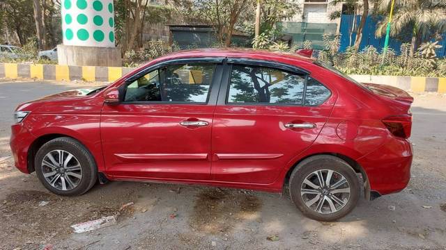 https://images10.gaadi.com/usedcar_image/4330523/original/f44a396a233f282ce063102d64fee5d9.jpg?imwidth=6402