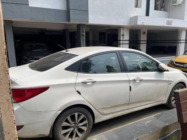 https://images10.gaadi.com/usedcar_image/4330544/original/processed_cec38be1-4405-46fa-b157-7c41d66e6989.jpg?imwidth=6400