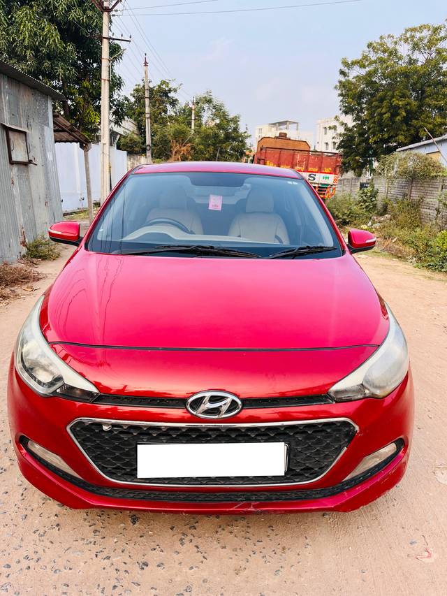 https://images10.gaadi.com/usedcar_image/4330546/original/processed_dd7f10694f935fcc7ae8bbdbb9fe96b8.jpg?imwidth=6402