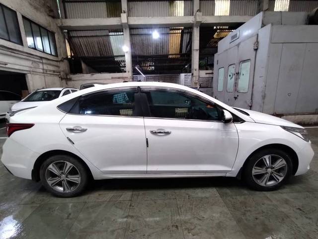 https://images10.gaadi.com/usedcar_image/4330554/original/e170014b68b56ddb98237c7d1b52fbd1.jpg?imwidth=6402