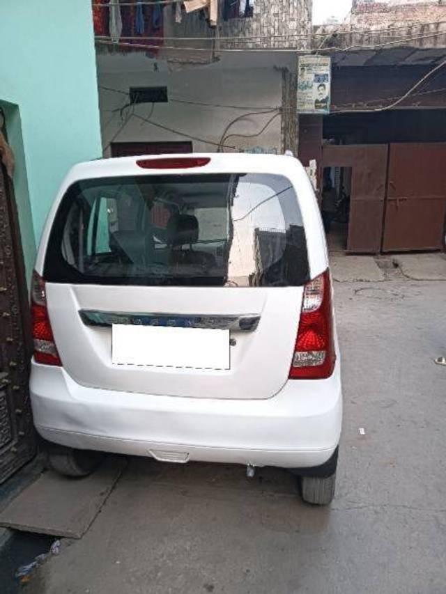 https://images10.gaadi.com/usedcar_image/4330559/original/8e549c7c0f12a5446e5a7b229a182cb2.jpg?imwidth=6401