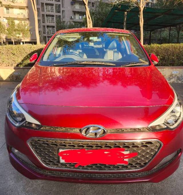 https://images10.gaadi.com/usedcar_image/4330587/original/b9c3c286bd88021e336374f7486377ee.jpg?imwidth=6400