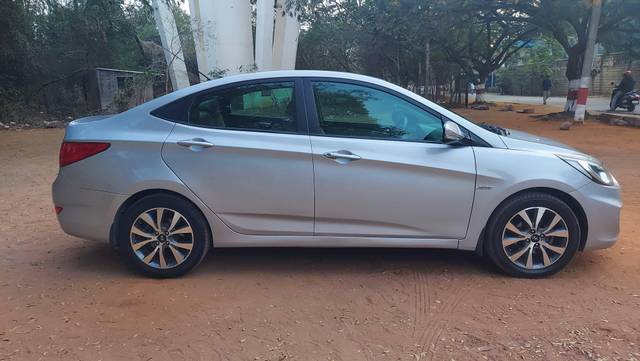 https://images10.gaadi.com/usedcar_image/4330628/original/processed_85308e2db8c7eb4a76277aaa6a6d51b5.jpg?imwidth=6401