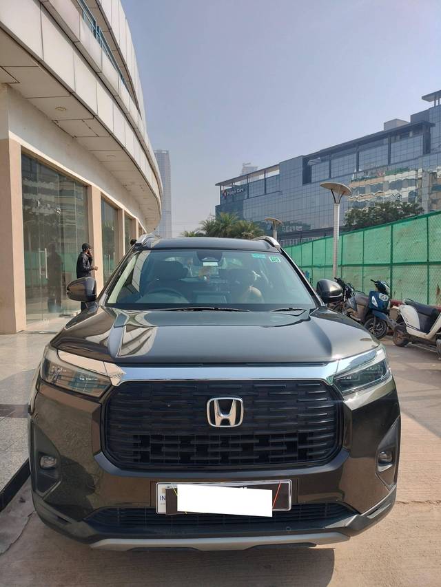 https://images10.gaadi.com/usedcar_image/4330685/original/processed_d33d828b03dbc5e8b4c7235041f9ec69.jpg?imwidth=6400