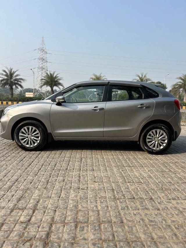 https://images10.gaadi.com/usedcar_image/4330755/original/processed_3fe18e79a306ecc44a6a4d265960783b.jpg?imwidth=6402